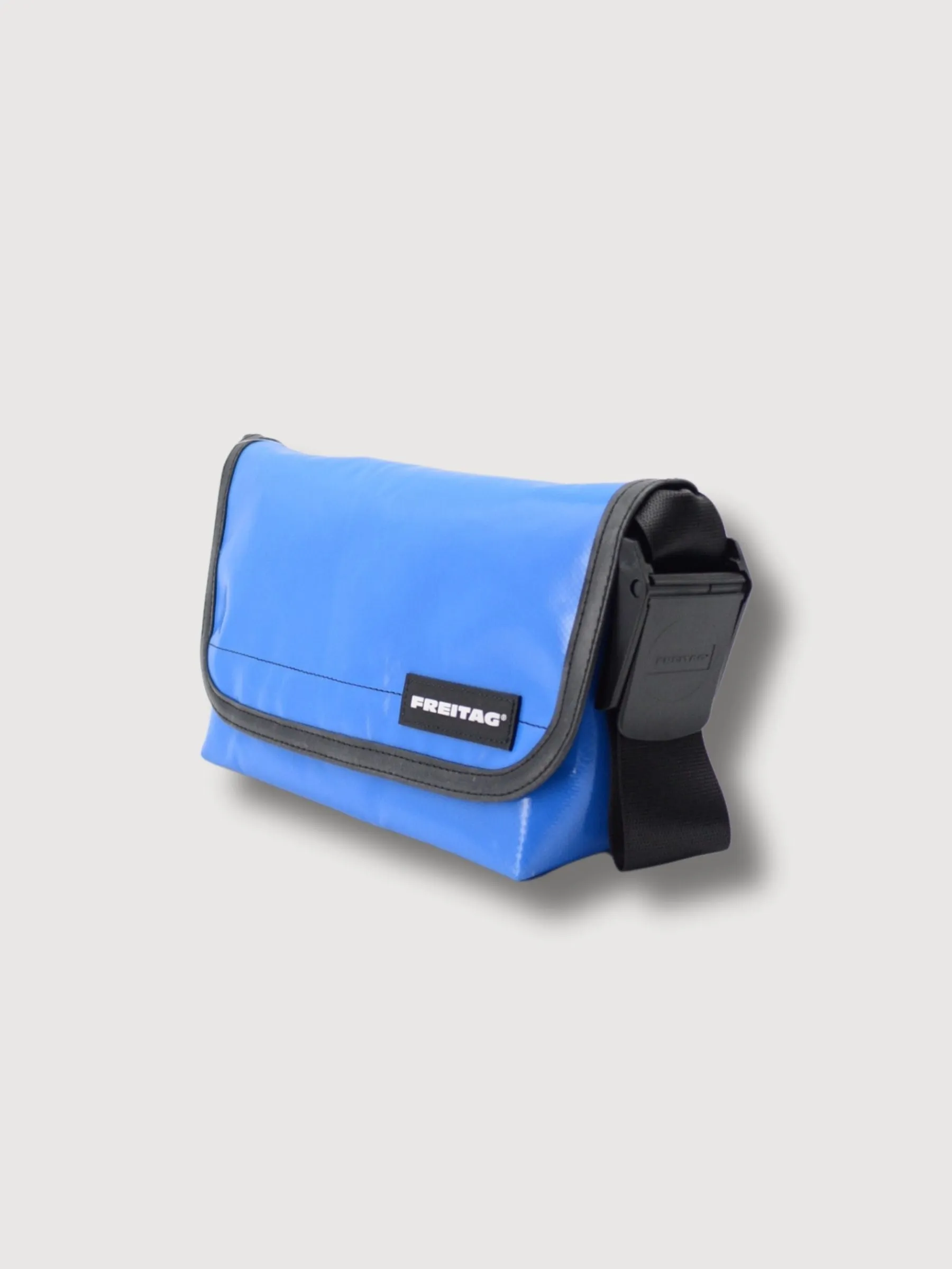 Bag F41 Hawaii Five-0 Blue In Used Truck Tarps | Freitag