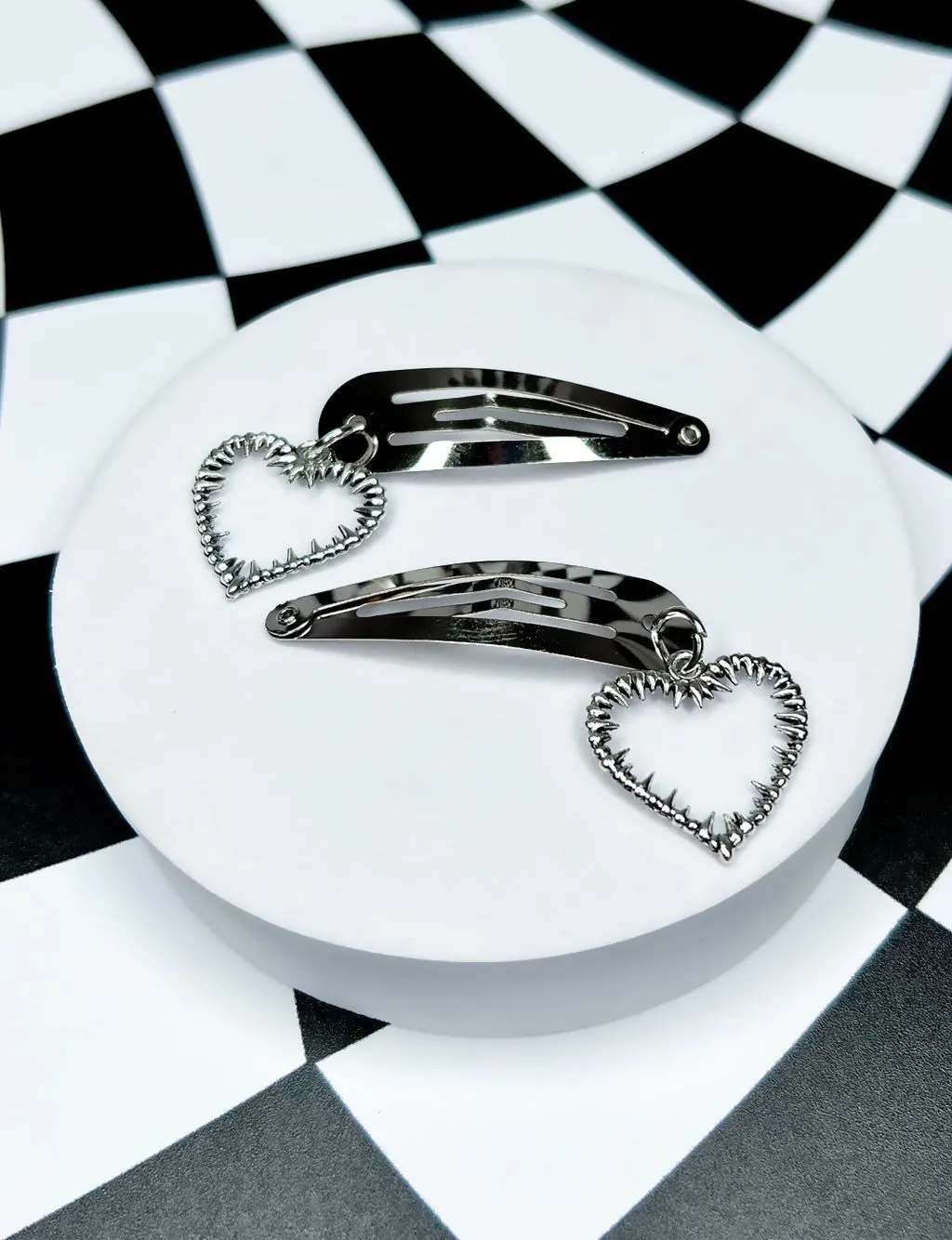 CREEPING HEART HAIR CLIPS