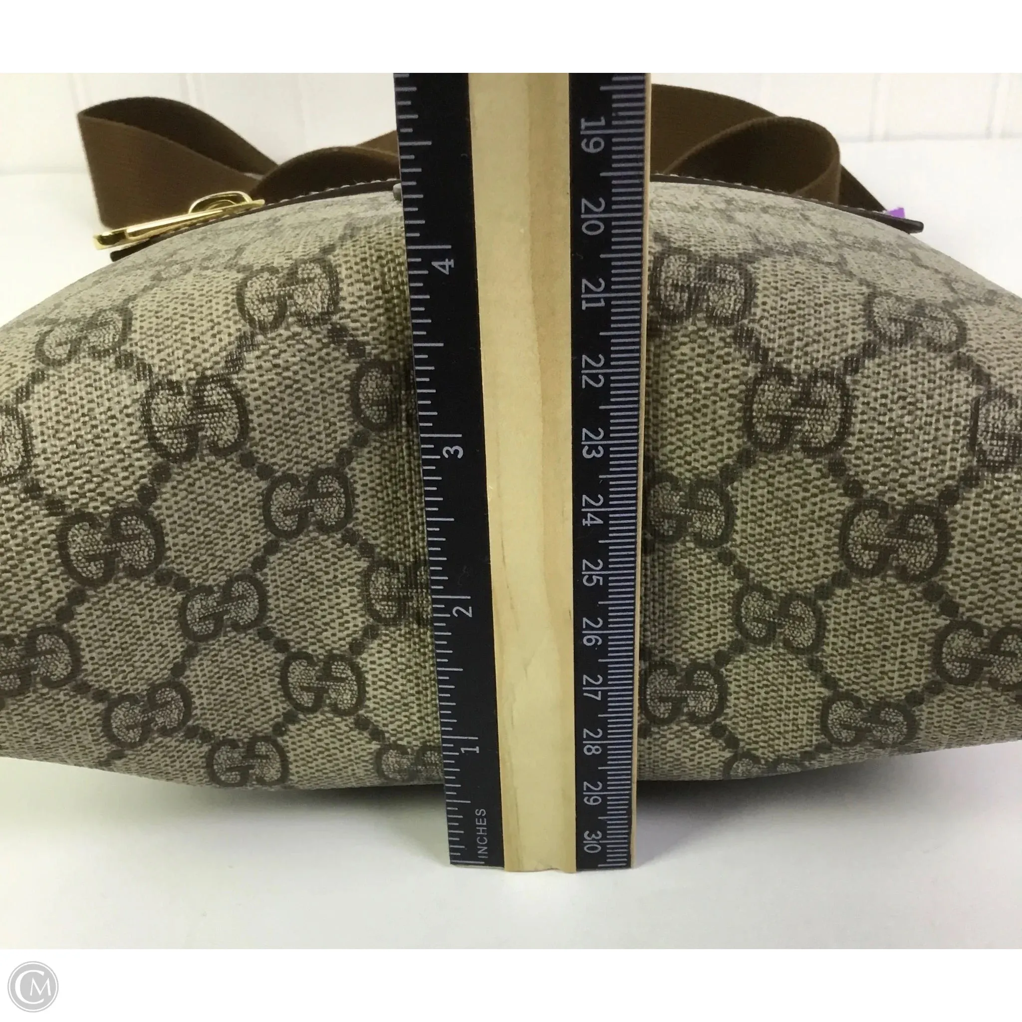 Crossbody Luxury Designer By Gucci, Size: Medium