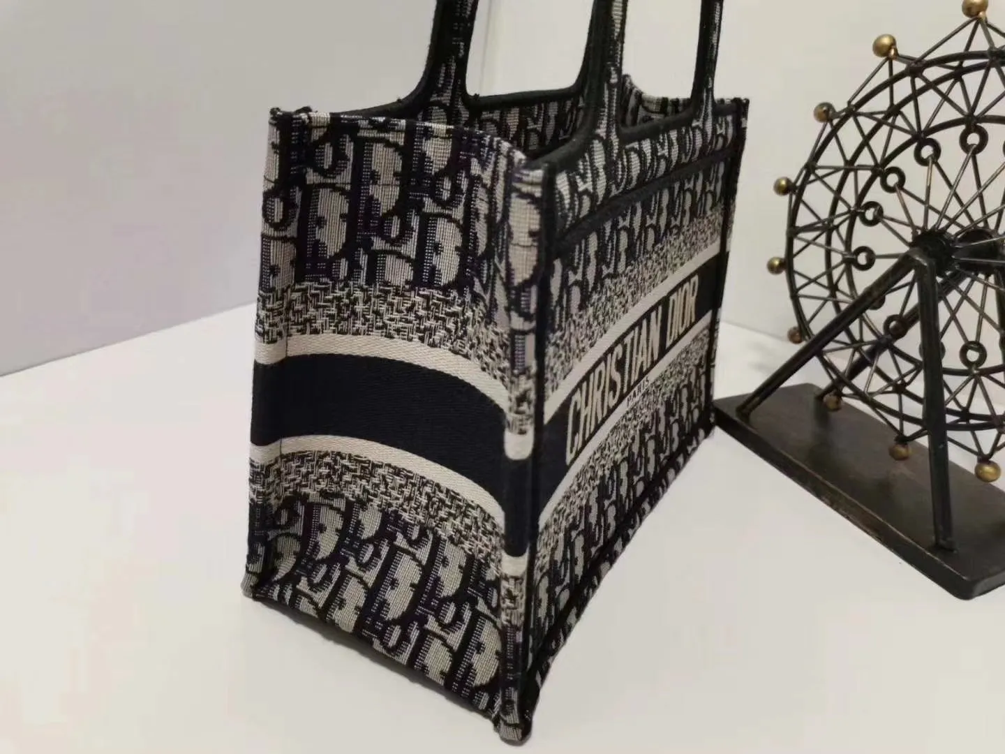 Designer Handbags - DOR - 6106