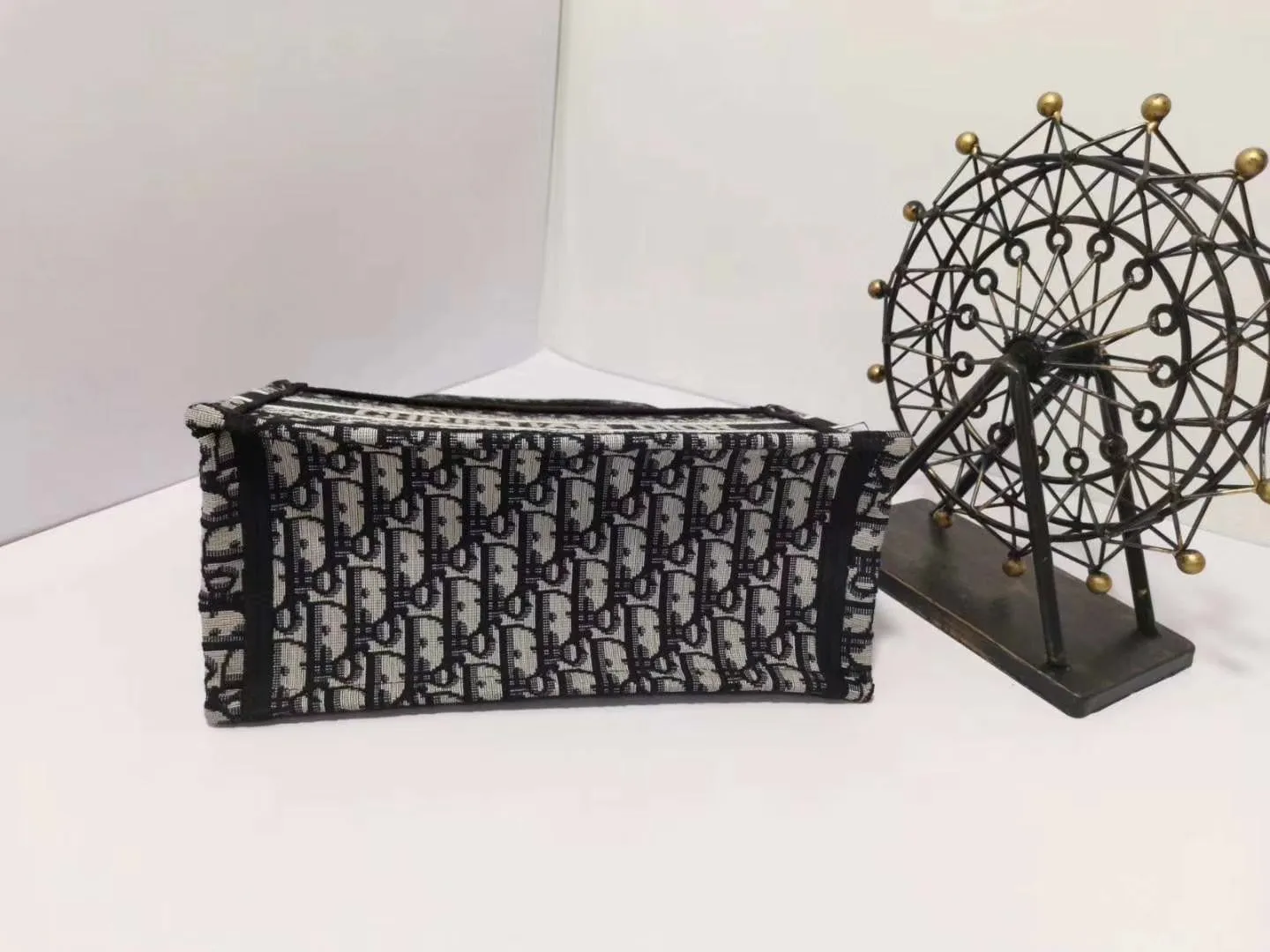Designer Handbags - DOR - 6106