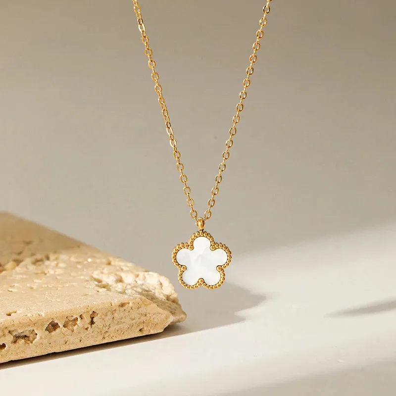 EILIECK 316L Stainless Steel Black Clover Pendant Necklace