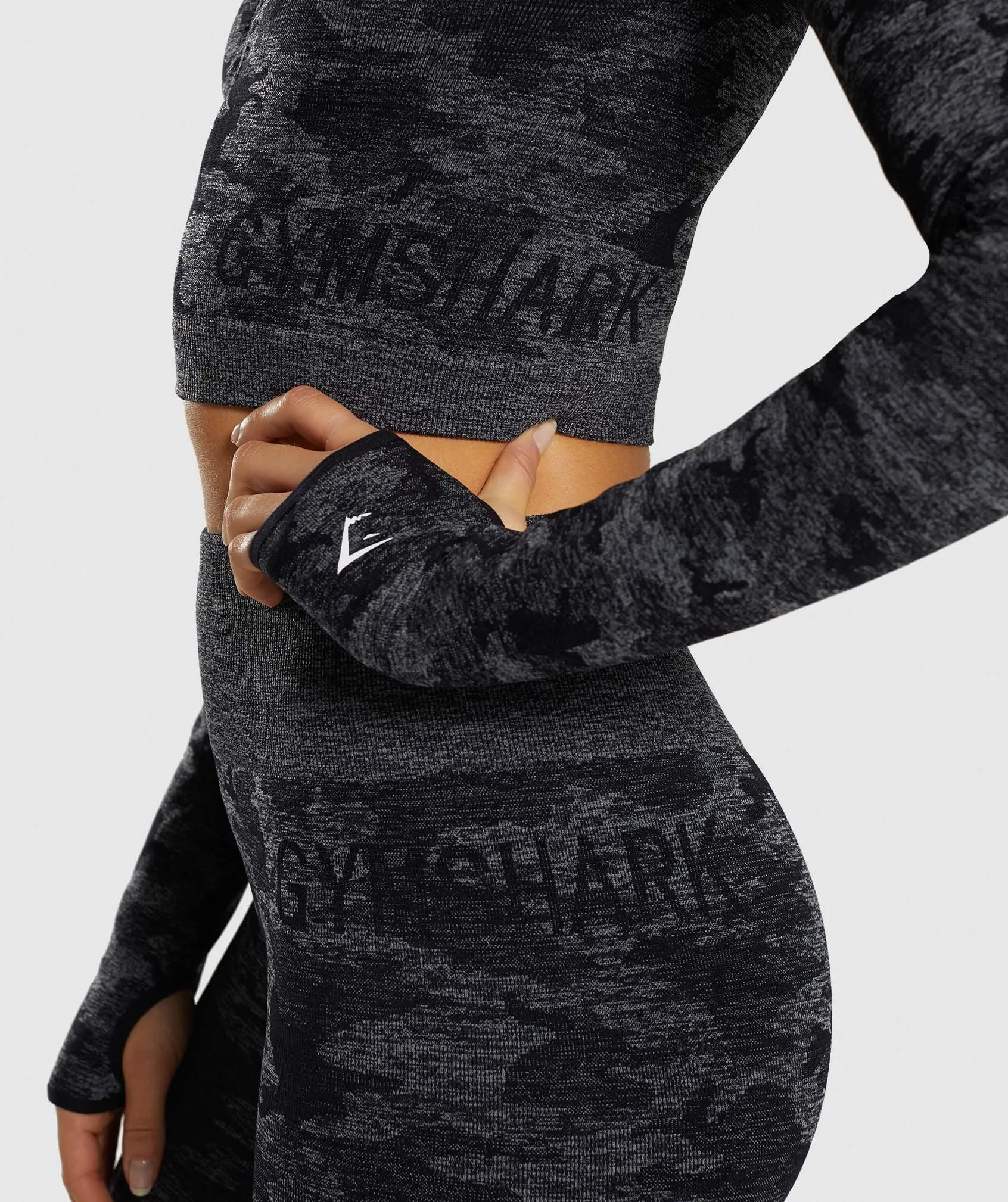 Gymshark Camo Seamless Long Sleeve Crop Top - Black