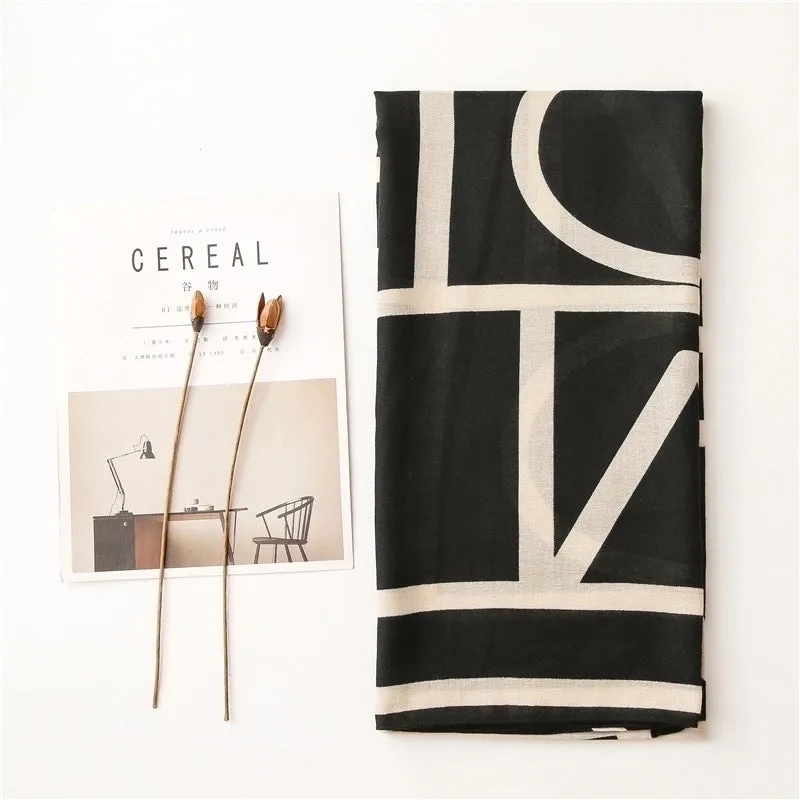 Hot Selling Fashion Geometric Scarf Silk Scarf Wholesale