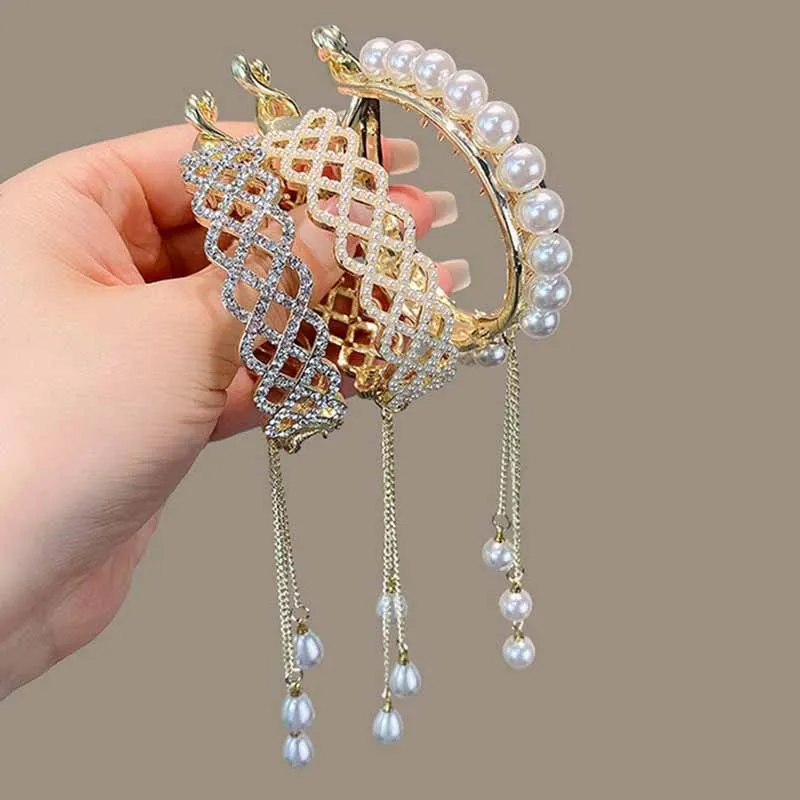 Korean Pearl Tassel Hair Claw