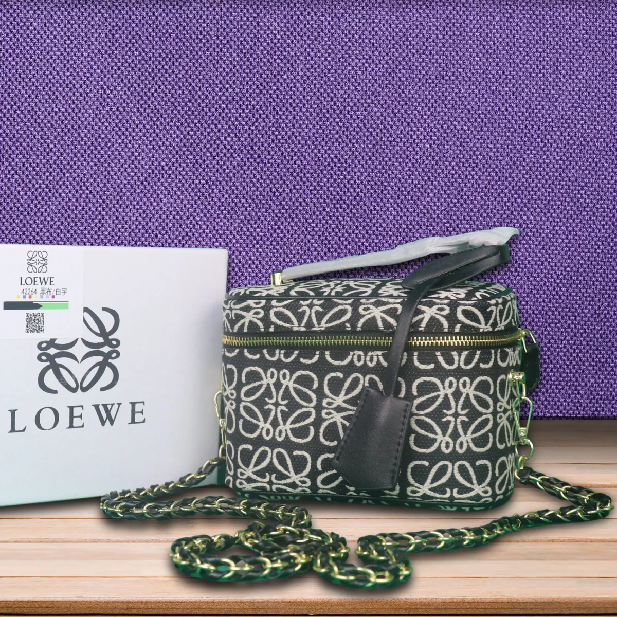 LOEWE Logo Shoulder Bags-Box with purchase invoice and card included
