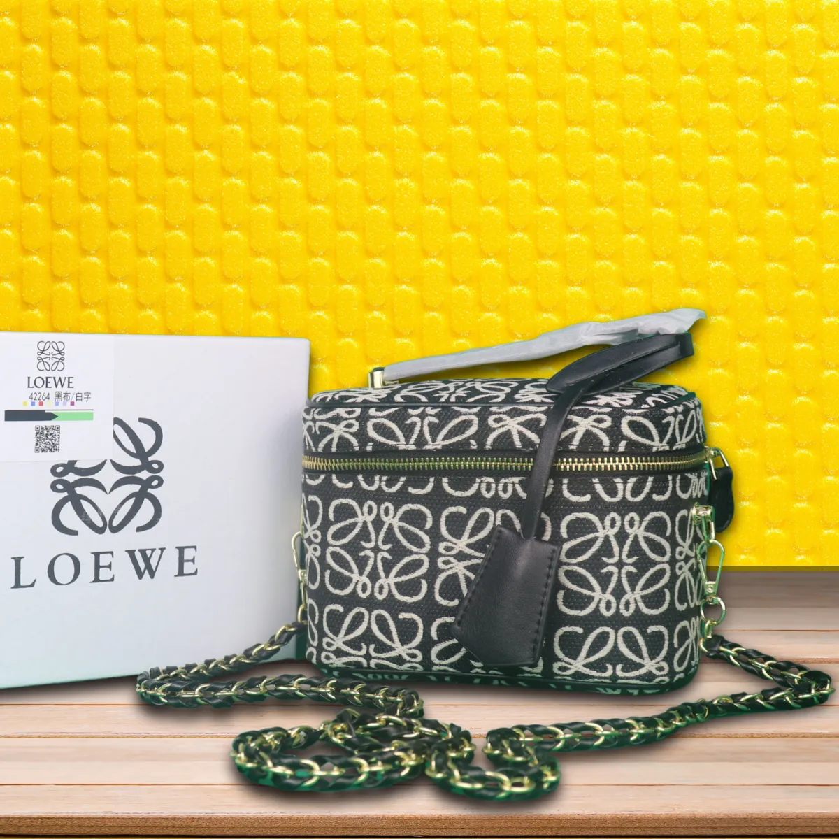 LOEWE Logo Shoulder Bags-Box with purchase invoice and card included