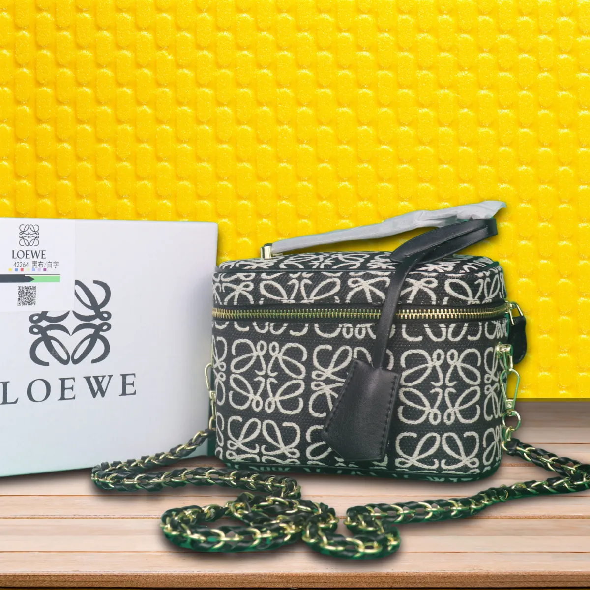LOEWE Logo Shoulder Bags-Box with purchase invoice and card included