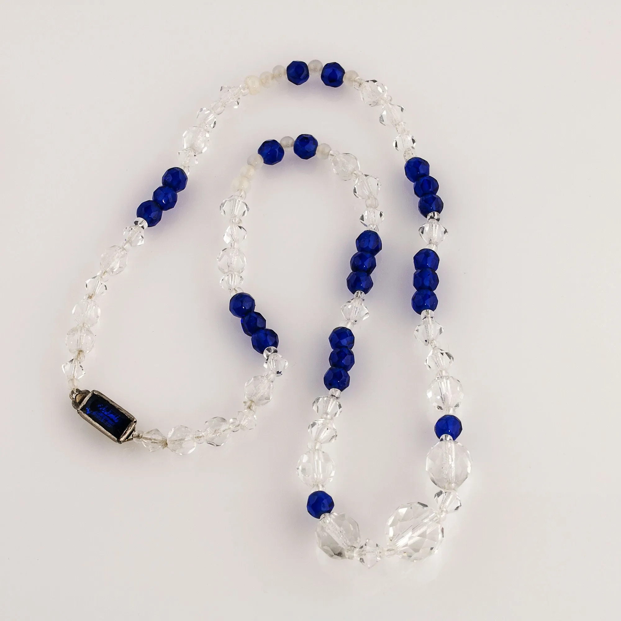 Vintage dark blue and sparkling cut crystal glass necklace. nlbg2164